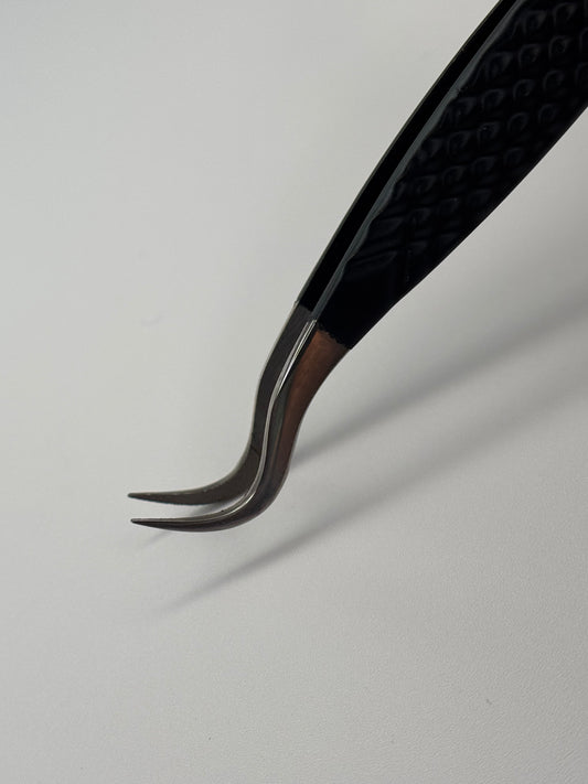 Strong curve tweezers